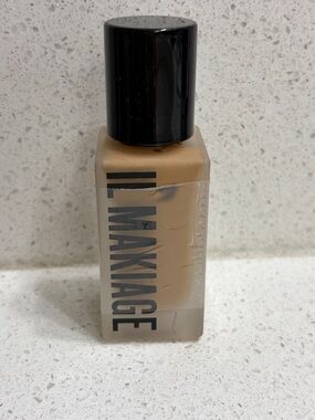 IL MAKIAGE Woke Up Like This Foundation — Beige with Black Label